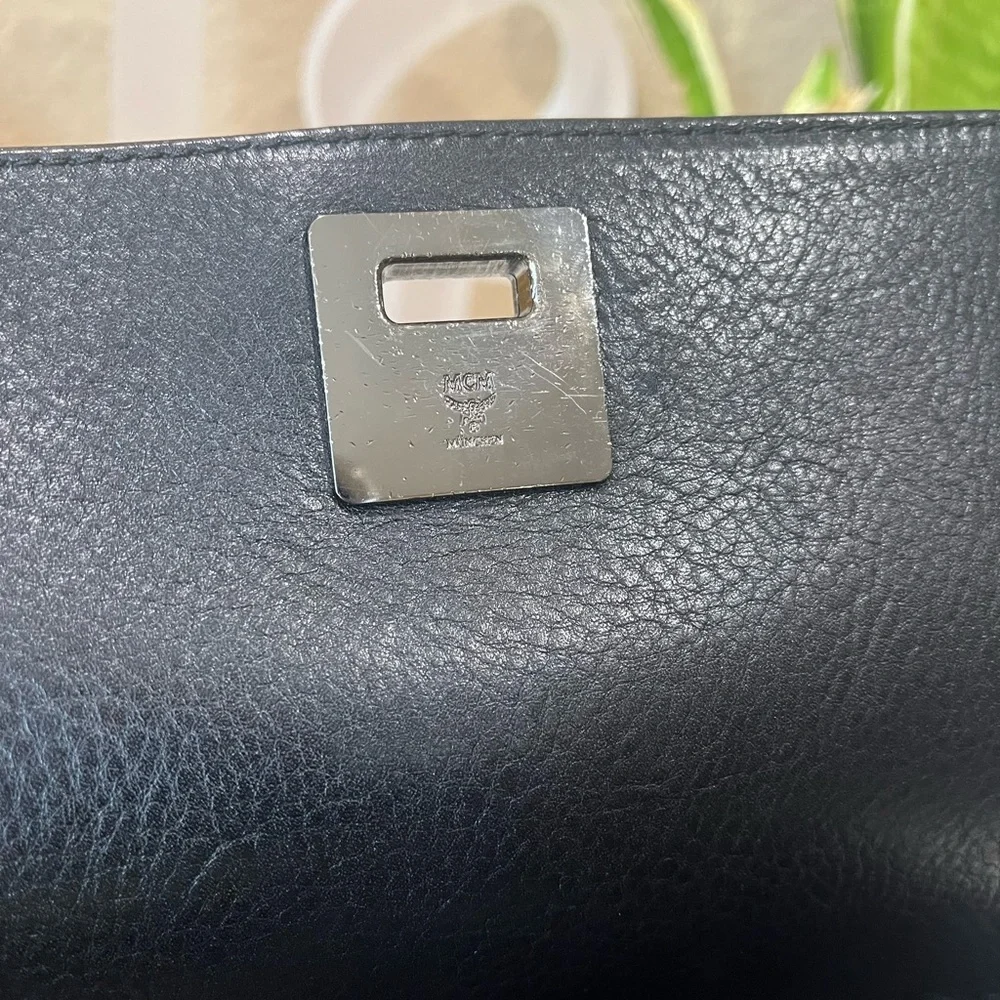 MCM BLACK EMBOSSED LEATHER MESSENGER BAG - Picture 9 of 15